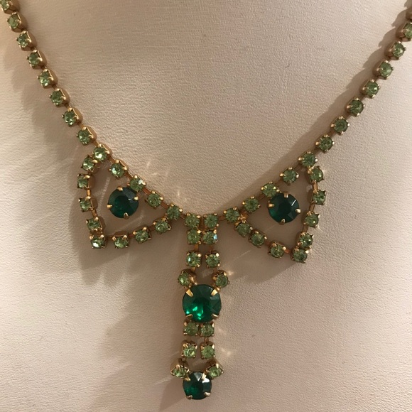 Jewelry - VTG Emerald‎ Peridot Rhinestone 50’s Necklace